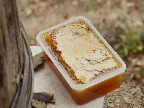 直接从农民手中销售出去的产品,从这点来看,蜂蜜是属于初级农产品的